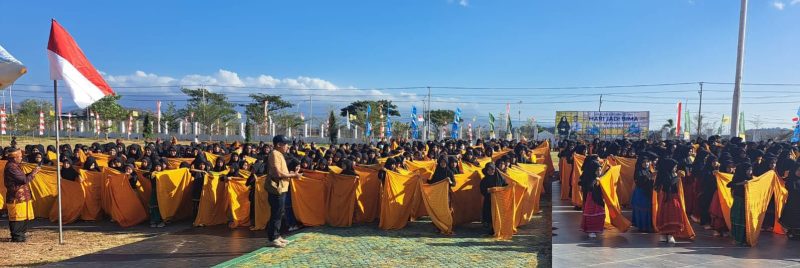 Foto Tarian Tembe Nggoli  yang diperankan oleh 1.000 orang penari  SD/MI, SMP/MTs, SMA/SMK dan para guru Se-kecamatan Wawo