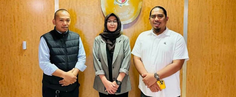 Foto Advokat Happy Hayati Berserta TIM 